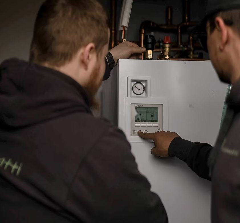 Ilmavesilämpöpumpun vuosihuolto.